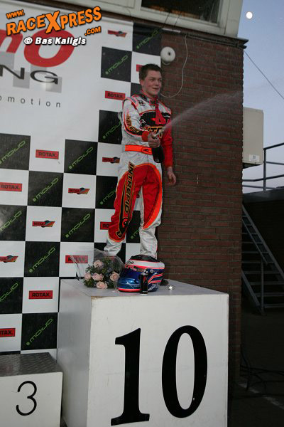 Karting vanavond op TV bij Man bijt Hond
